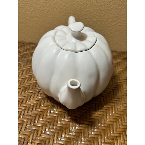 Rae Dunn Artisan Tea Pumpkin Shaped Fall Teapot Halloween Thanksgiving Fall - Picture 4 of 14